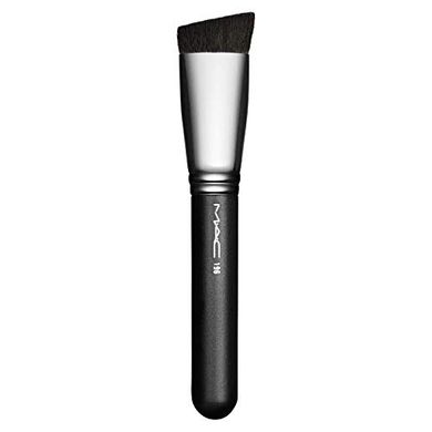 MAC 196 Slanted Flat Foundation Brush
